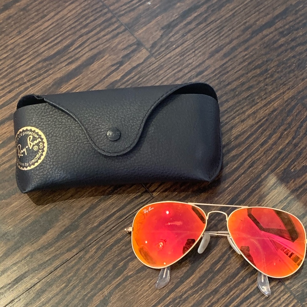 Red RAYBANS